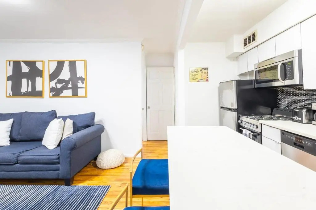 26-1c New 1BR Gramercy W D Shared Outdoor