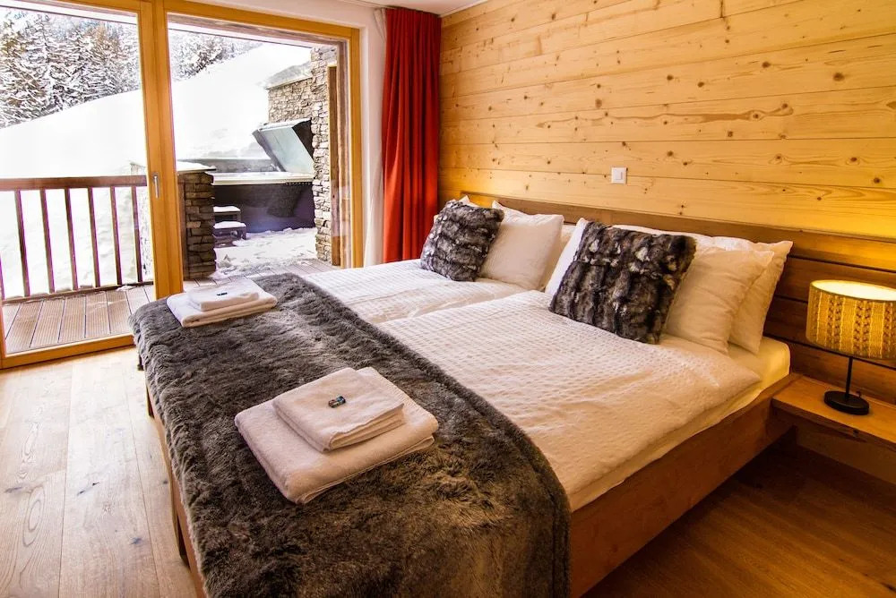 Chalet Les Rahâs by Mrs Miggins