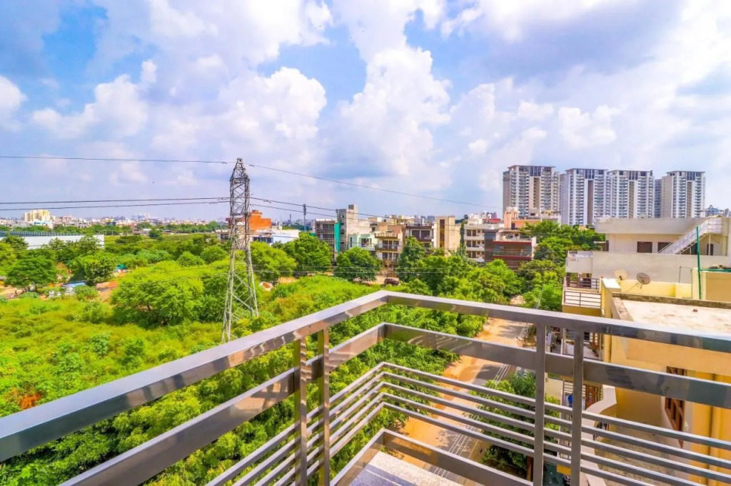 FabHotel Star Corporate Suite - Medicity Gurugram near Medanta Hospital