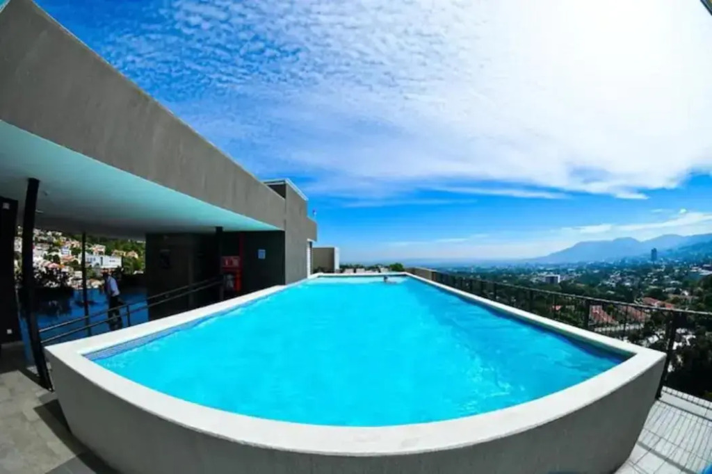 Infinity Pool Apartment