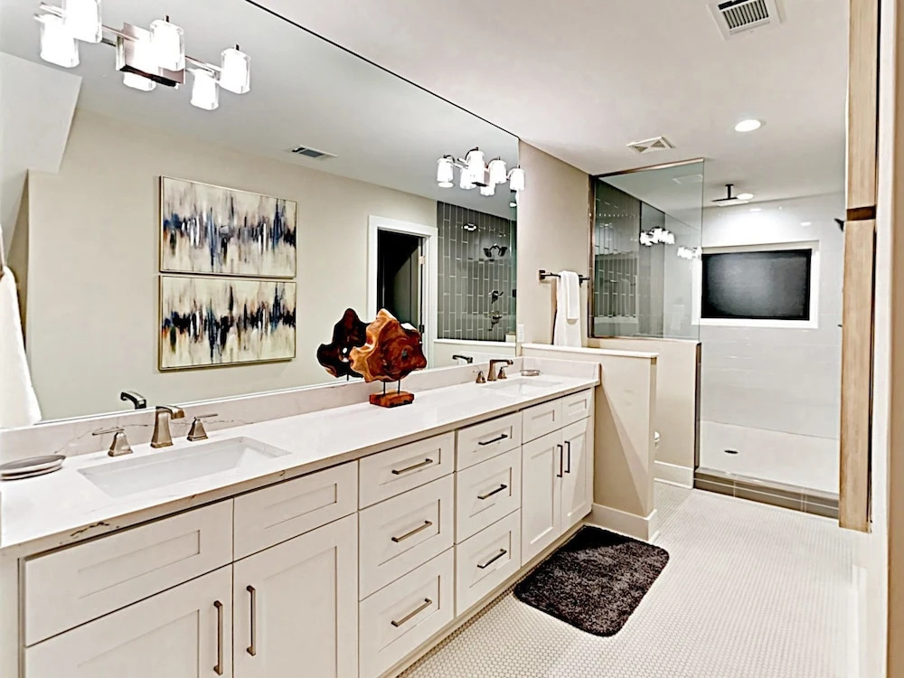 1011A 12th Ave North - 3 Br Townhouse