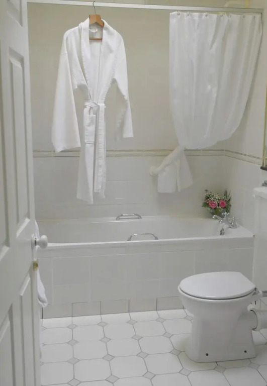 Ahernes Townhouse Hotel and Seafood Restaurant
