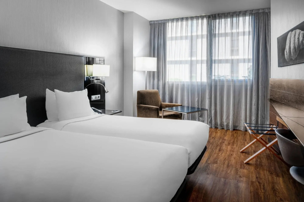 Отель AC Som by Marriott