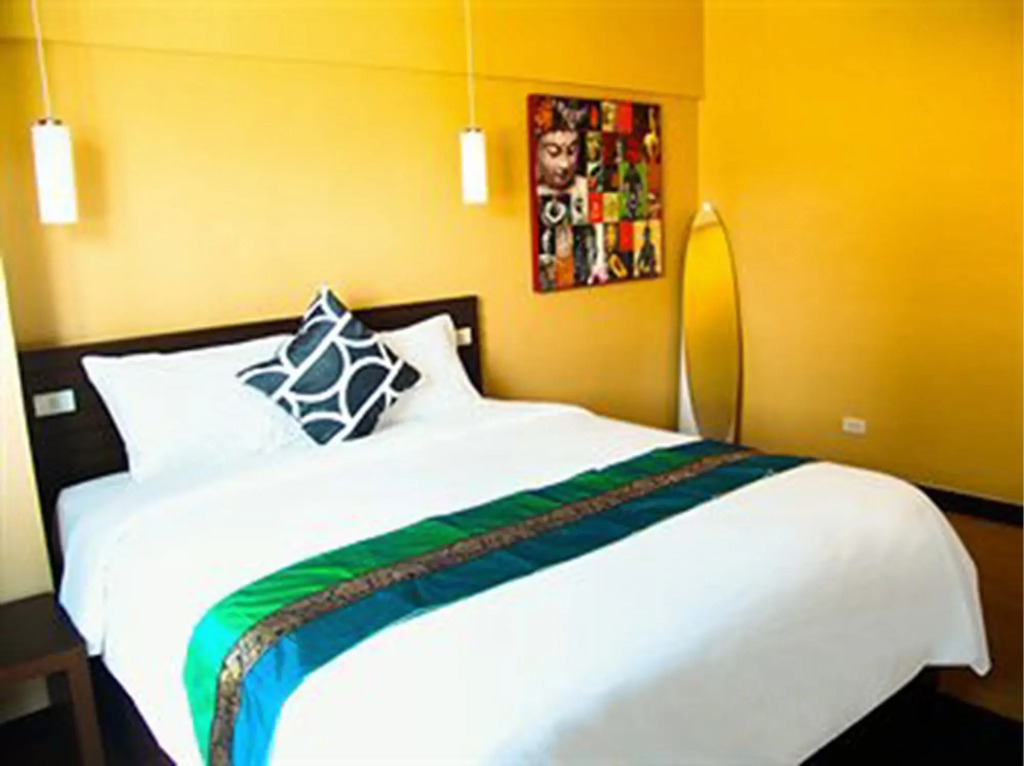 iCheck inn Gems Center Silom