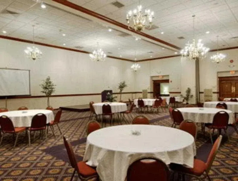 Holiday Inn Airport North