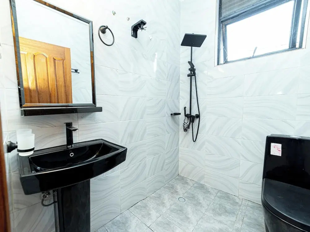 Apartment - Sleeps 4 - Parking - Balcony