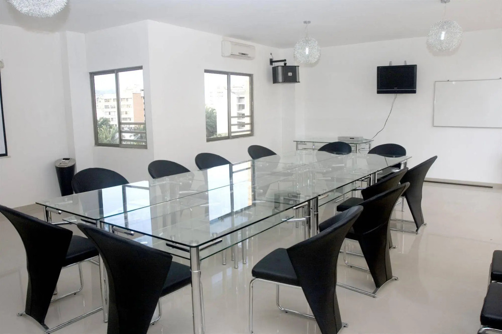 Hotel Calima Real