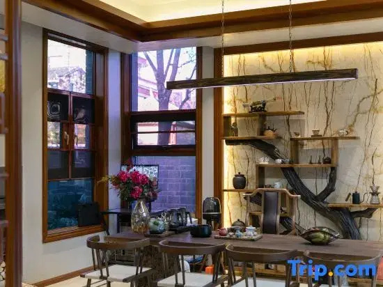 Canglanju · Solitude | Sunlit Golden Mountain · Artistic Haven Villa