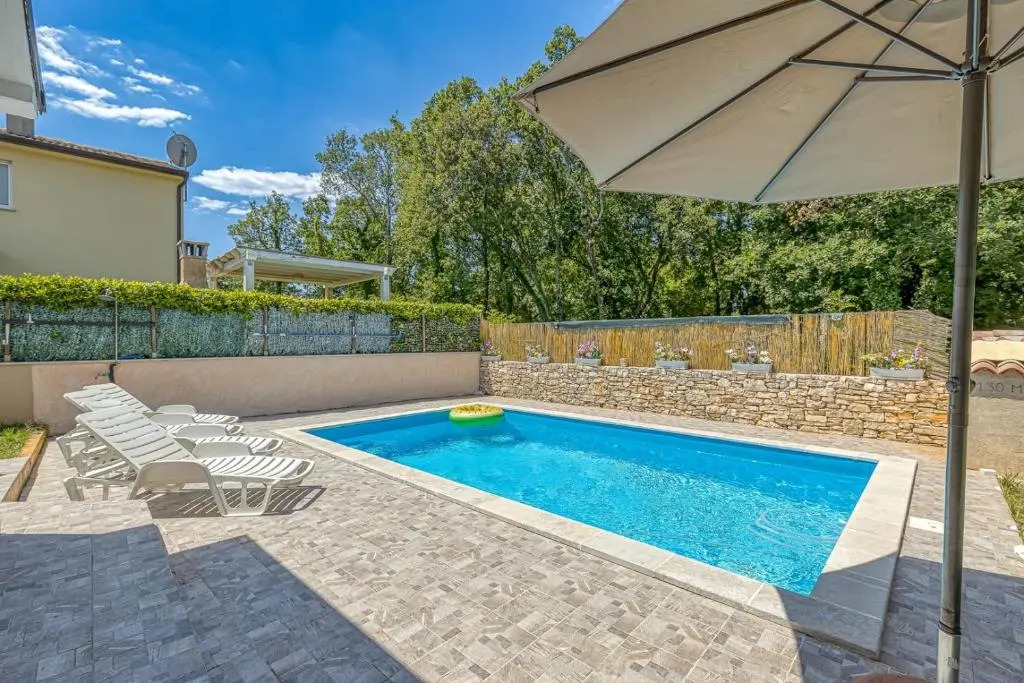 Holiday House Mir