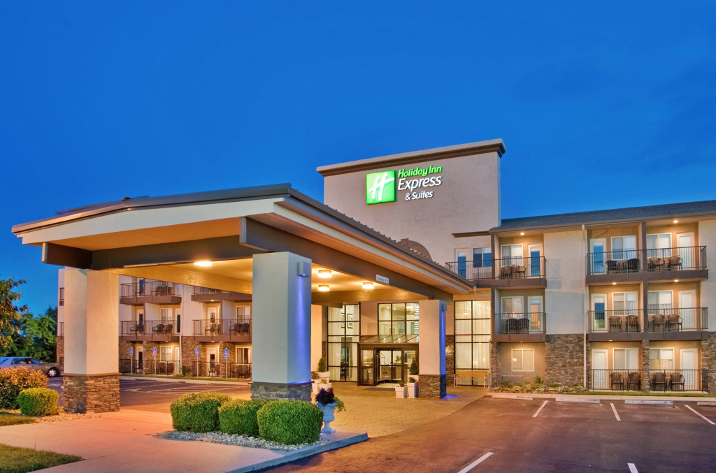 Holiday Inn Express Hotel & Suites Branson 76 Central by IHG