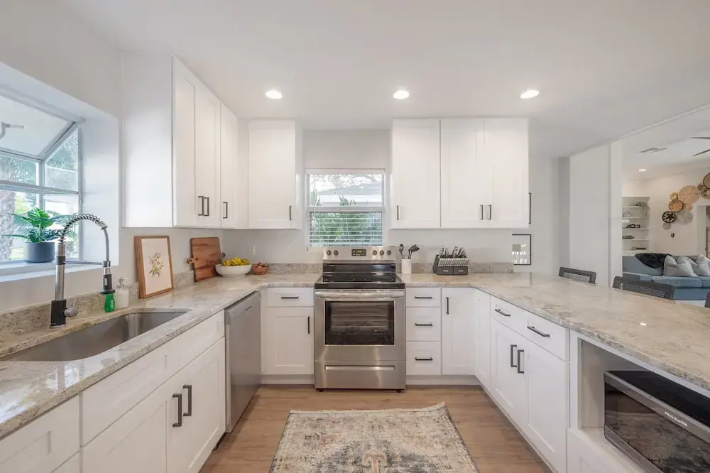 125 Harbor Bluff Dr