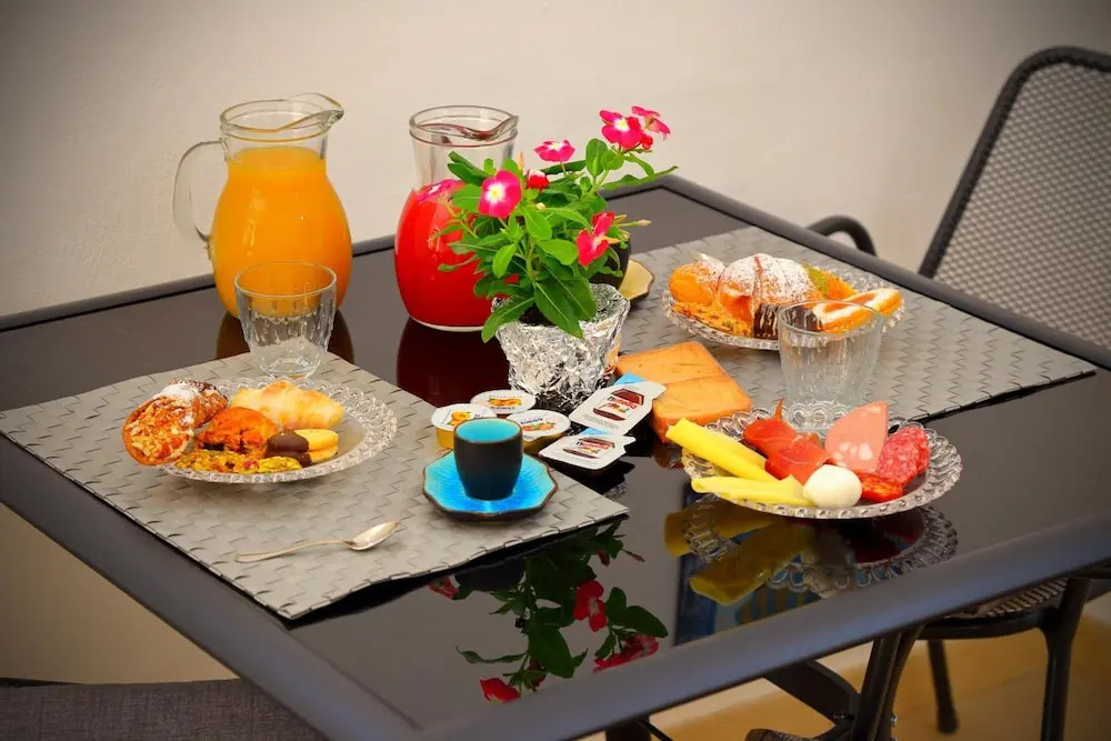 B&B Il Melograno Antico con Terrazza e Giardino
