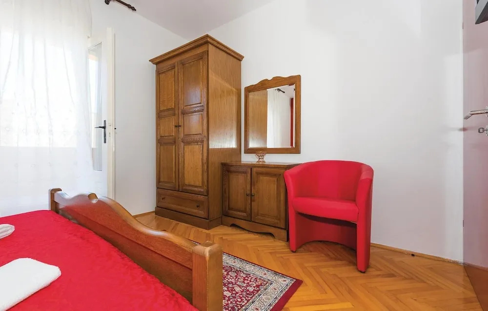 Four-Bedroom Holiday Home In Brodarica