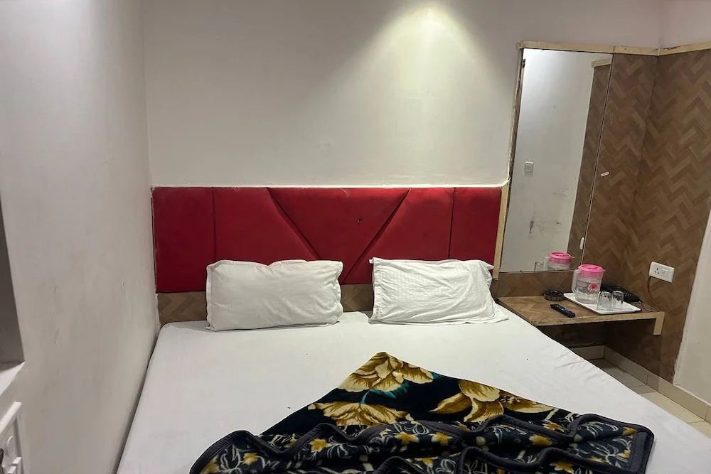 Hotel Re Pose Villa Walking Distance From New Delhi Railway Station and R K Ashram Metro Station