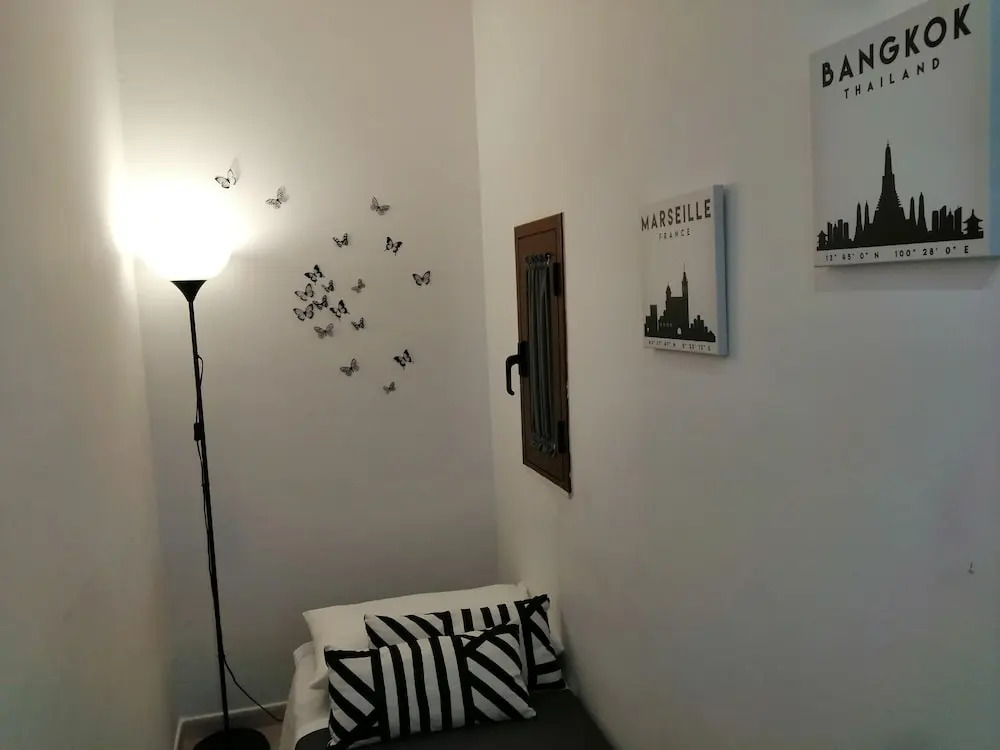 B&B Black And White