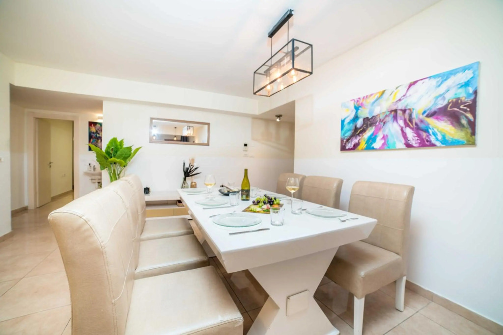 Art Apartment In Mamila - King David Residence