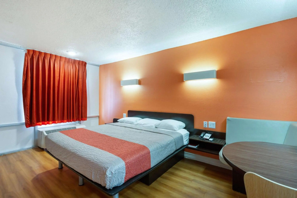 Motel 6-Houston, TX - East