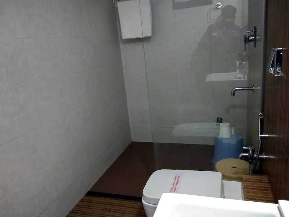 JK Rooms 121 Hotel Shaheen International