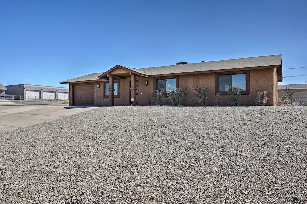 2 Mi to Lake: Home w/ Fire Pit in Arizona