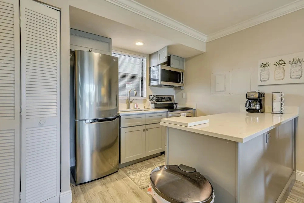 2 Mi to Tigertail Beach! Resort-style Gem w/ Pool