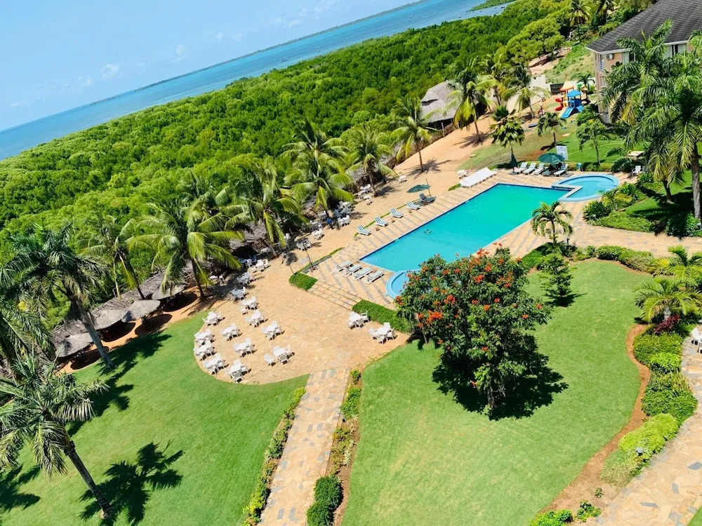Tanga Beach Resort & Spa