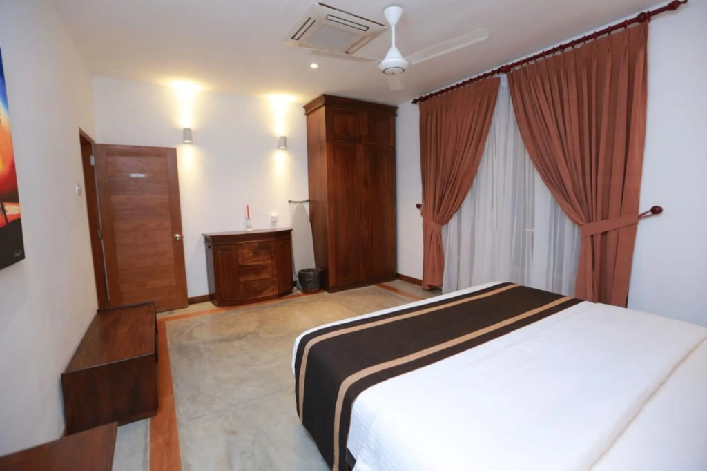Refresh Hotel Hikkaduwa