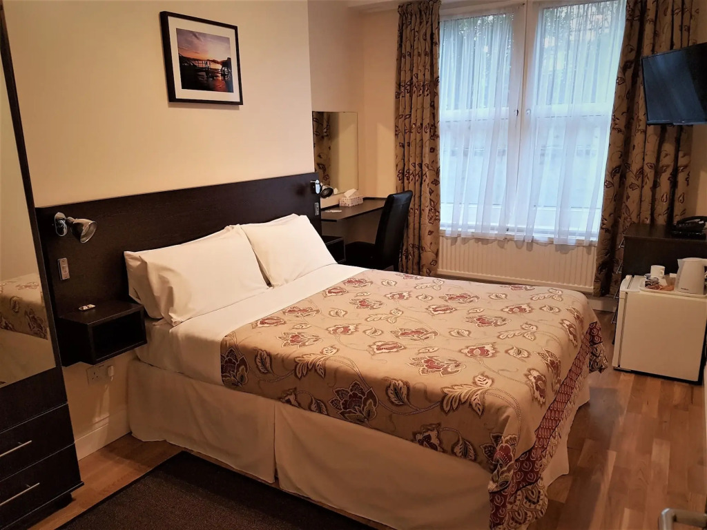 The Gateway Hotel