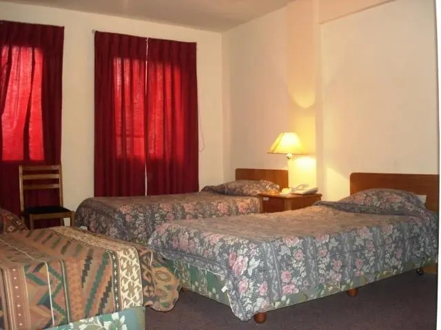 Tiquina Palace Hotel