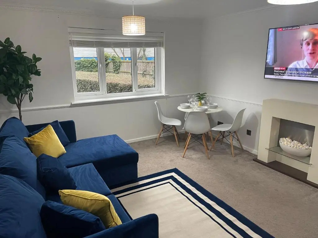 Modern 1 Bed ground floor apartment