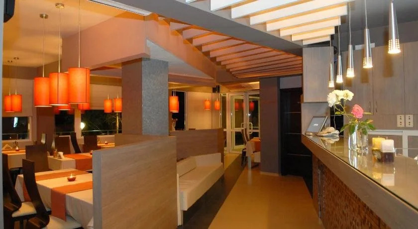 Hotel Avis
