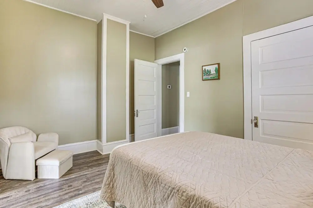 Historic District Haven! Walk Downtown + Fast Wifi