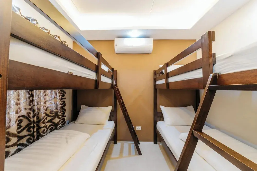 Spacio Caliraya Bed & Breakfast