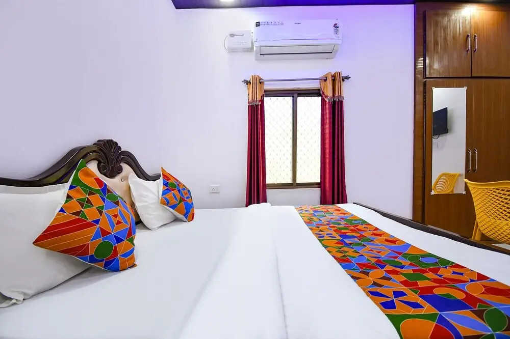Fabhotel Geeta Bhawan
