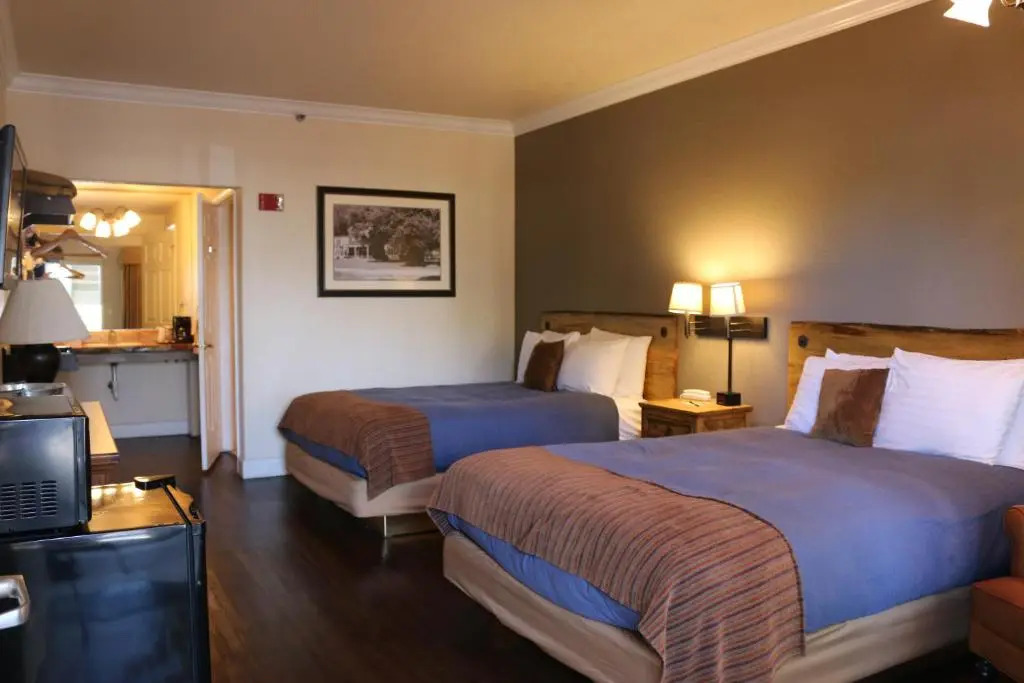 Historian Inn
