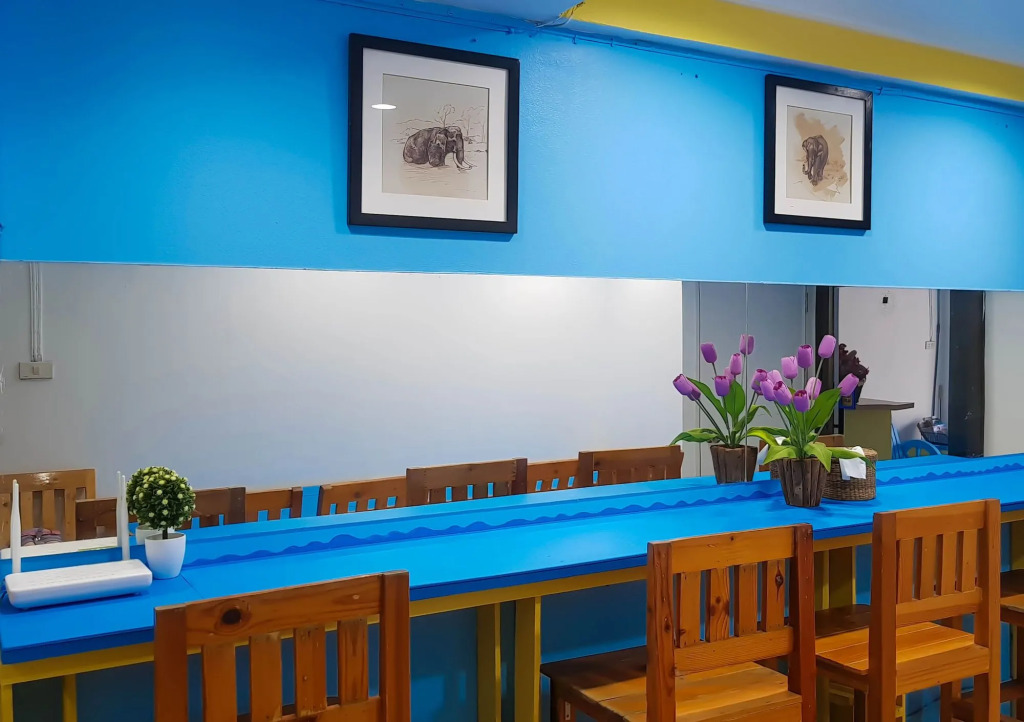 HuaHin Night Market Hostel