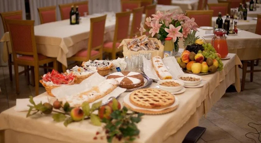Albergo Tuenno