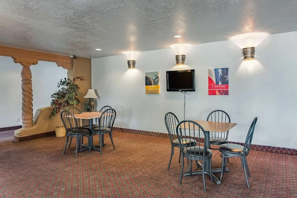 Motel 6 Santa Fe Central