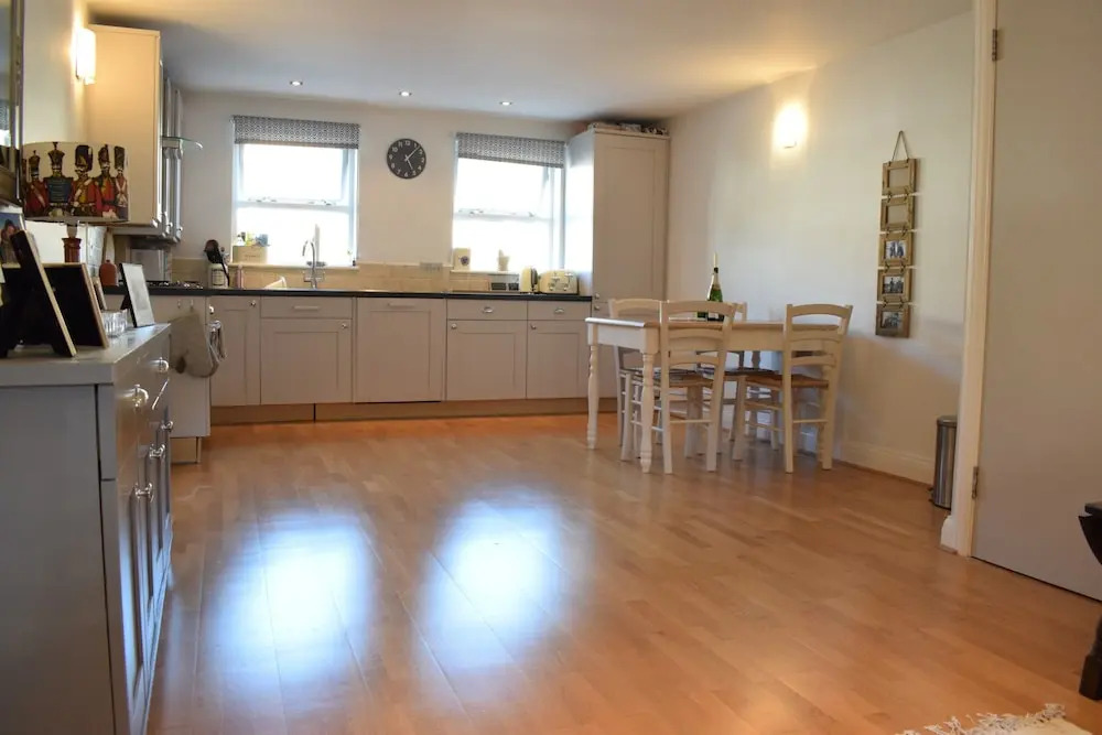 1 Bedroom Flat Near Wimbledon