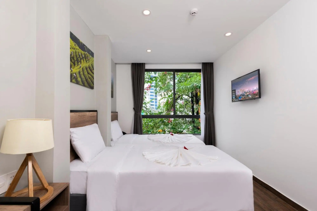 TITAN HOTEL - Formerly known as Golden Lotus Central Hotel
