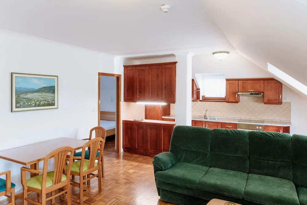 Rooms Reaktiv