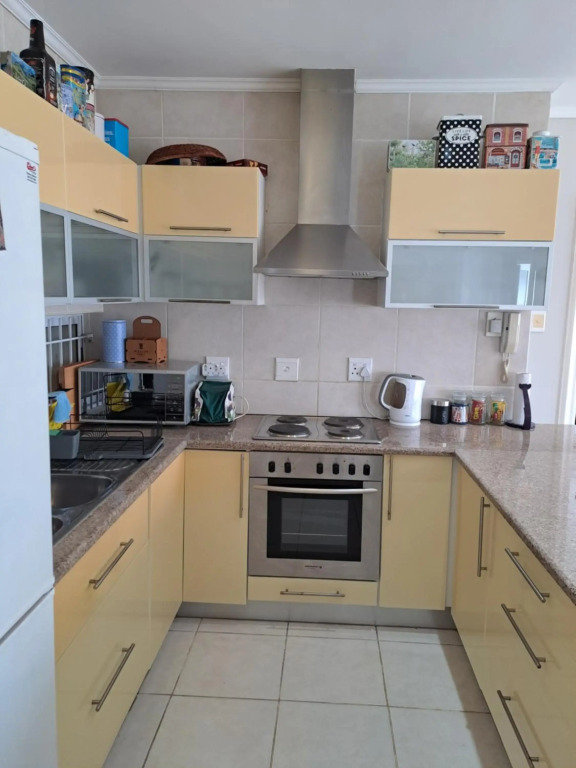 Lovely 2 bedroom self-catering apartment located 1 min from the beach