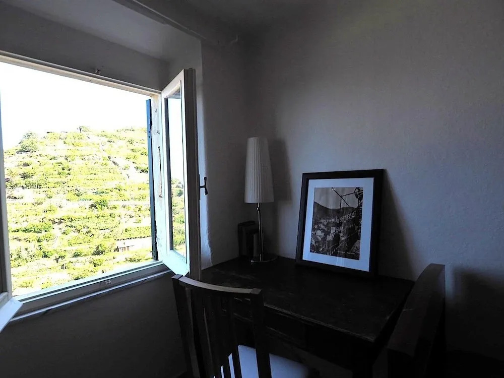 Radici Sea View Apartment With Balcony