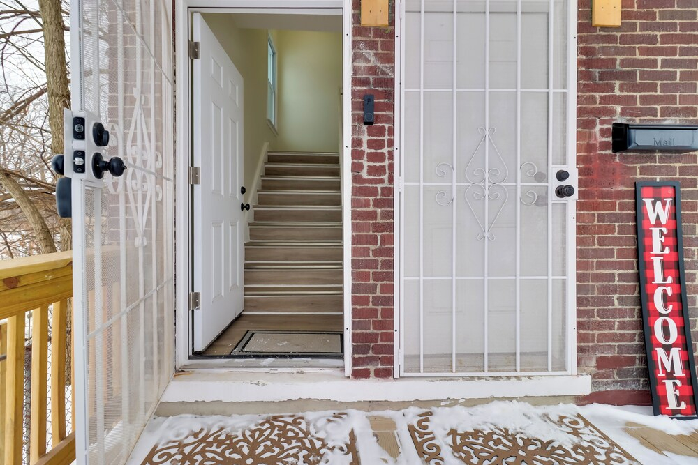 Modern Updates & Great Location! Detroit Duplex