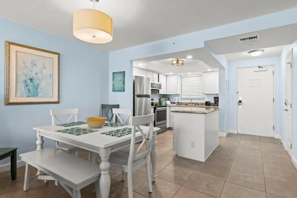 Estero Island Beach Villas 203, 2 BR, Gulf Front, Heated Pool, Sleeps 8