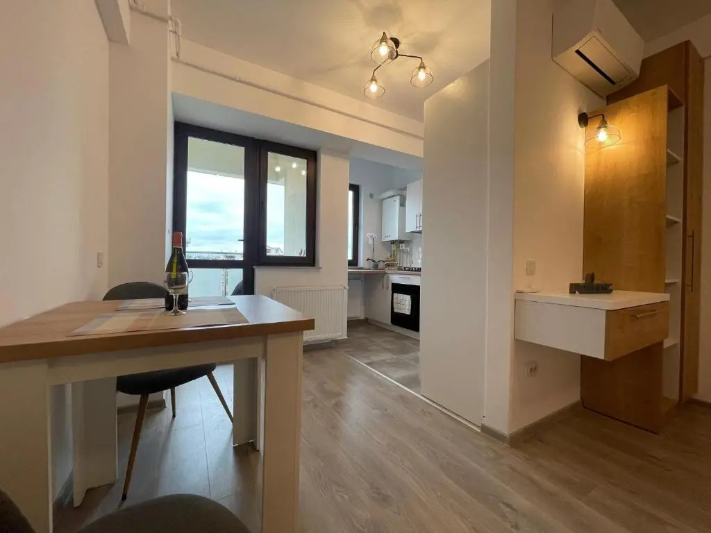 DEKO Apartments & Studios Near Palas Mall - Parking Option