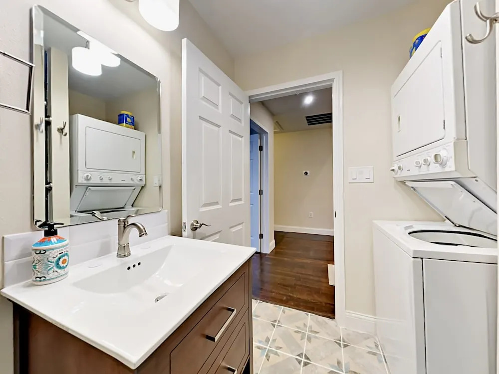 Charming East Austin 1 Bedroom 1 Bathroom Home