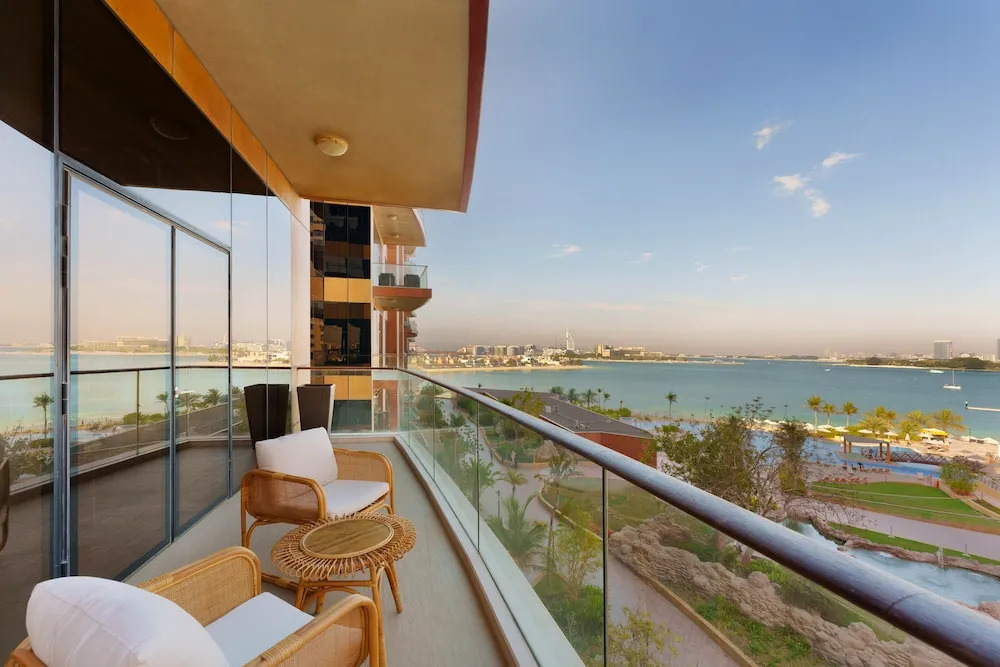 Maison Privee - Splendid Apt on The Palm with Stunning Sea Views