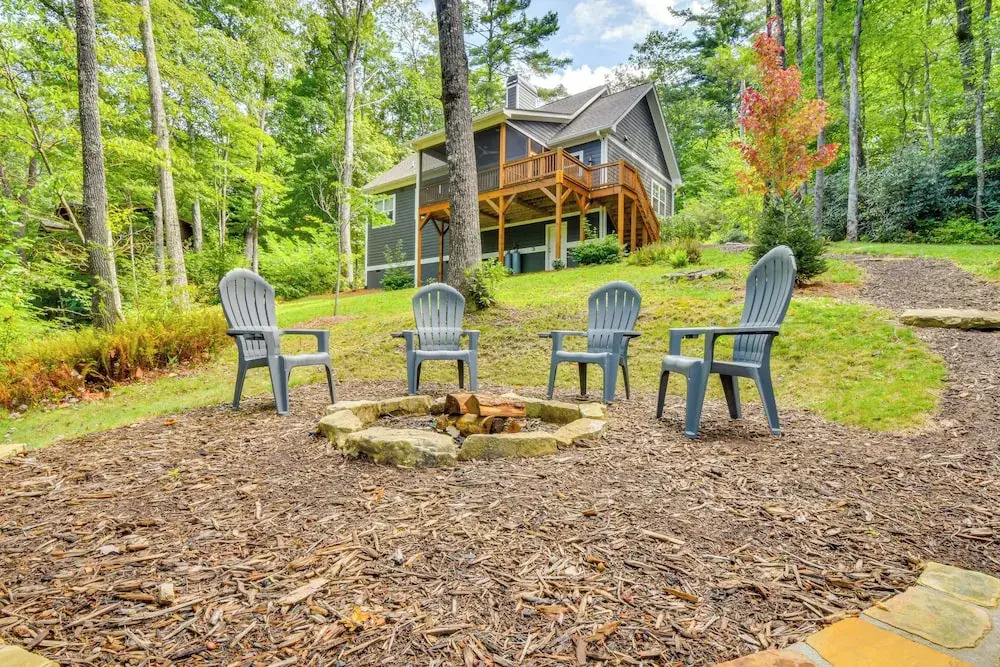 4 Mi to Ski Sapphire! Lakefront Cabin w/ Dock