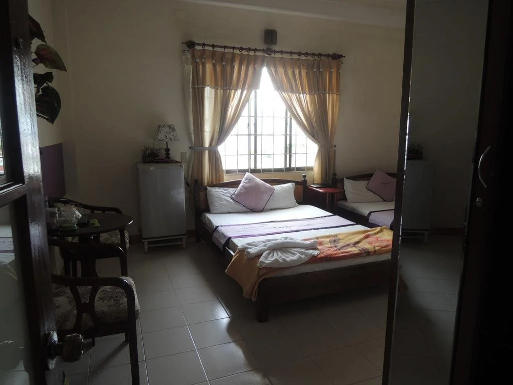 DẠ LAN HOTEL
