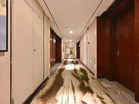 Zhongquan Junlin International Hotel (Fuyang Linquan County Government Branch)
